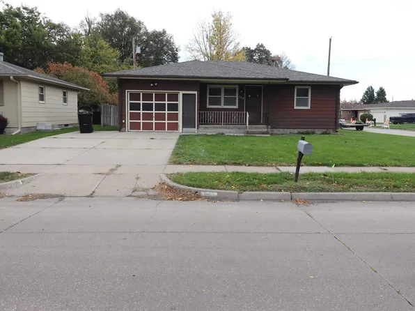 142 S William Ave, Fremont, NE 68025