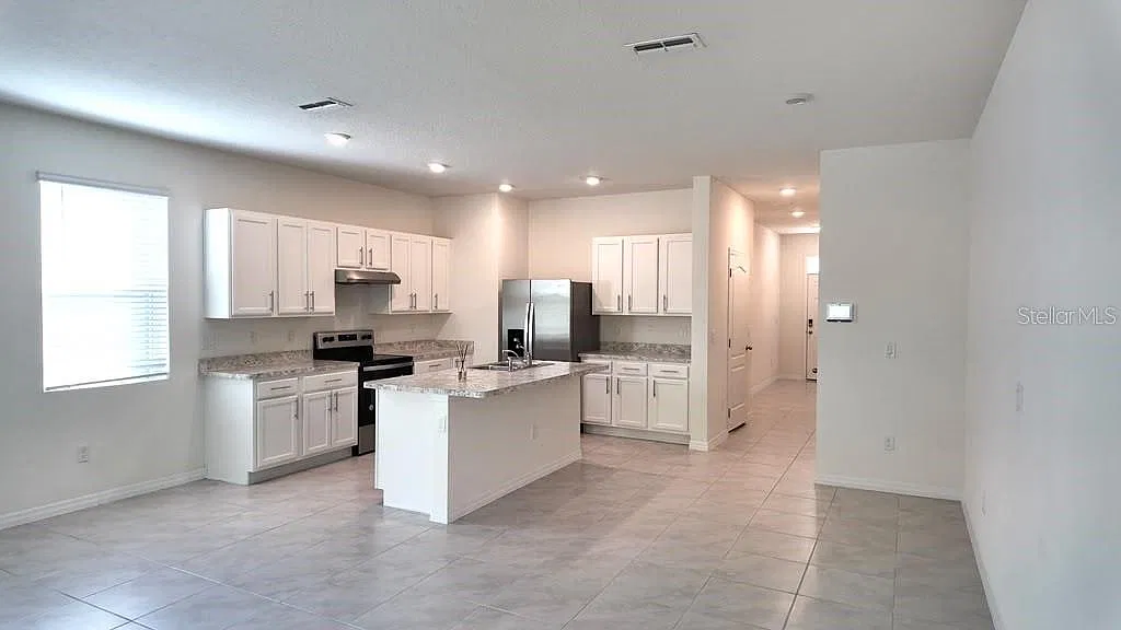 1241 Yellow Finch Dr — Photo 2
