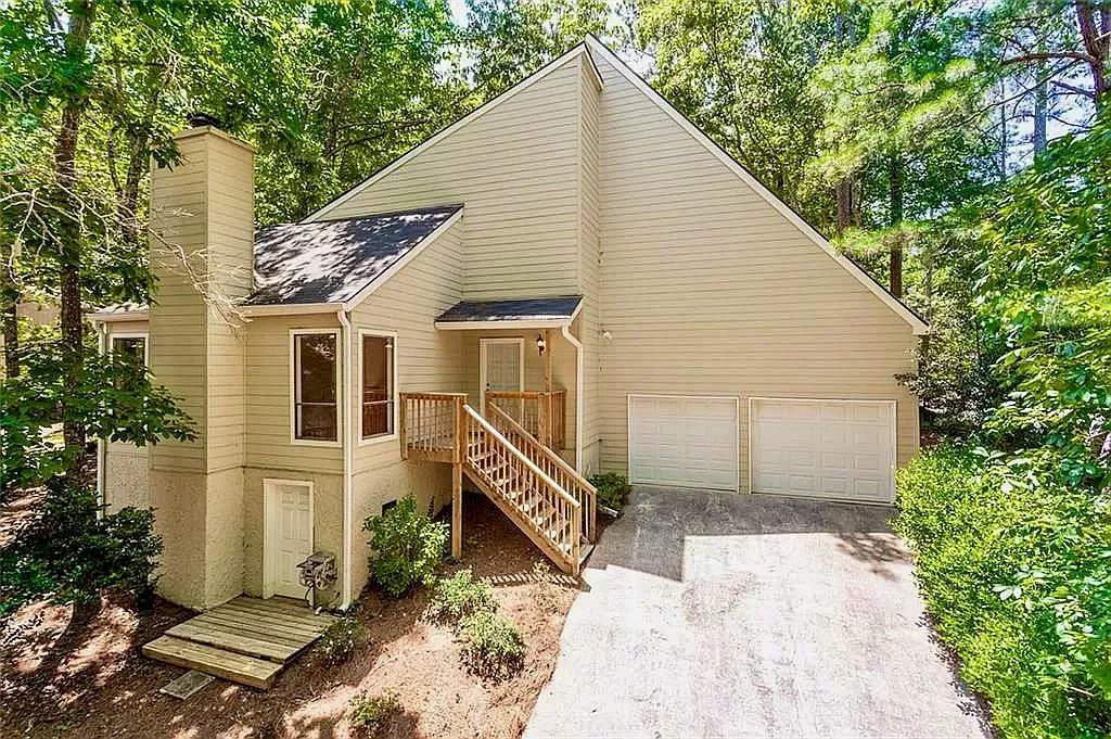 410 N Eagles Blf — Photo 1