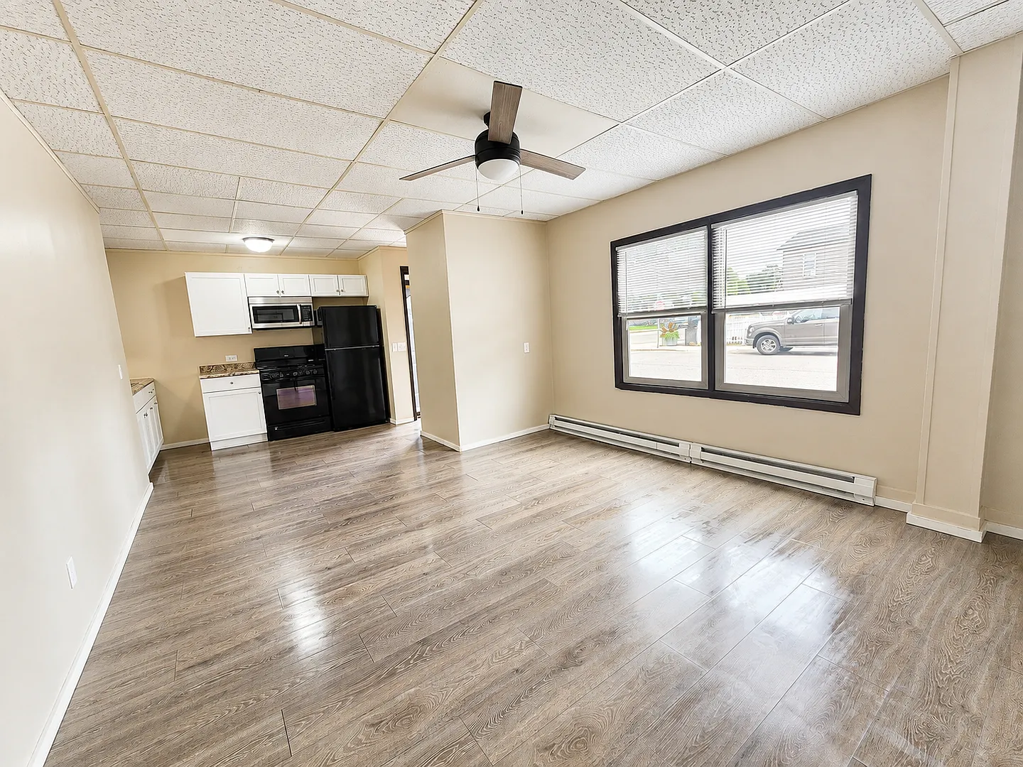 Wisconsin House Apartments — Photo 2