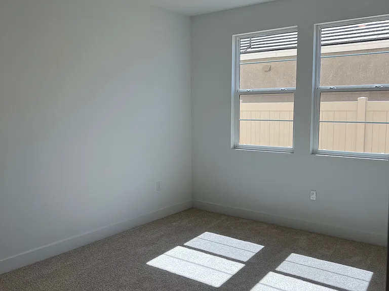 1840 Vincent Dr — Photo 31