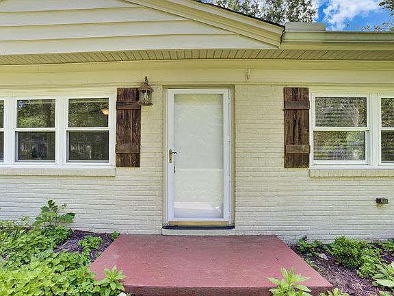 5th image of 121 Marshdale Ave SW