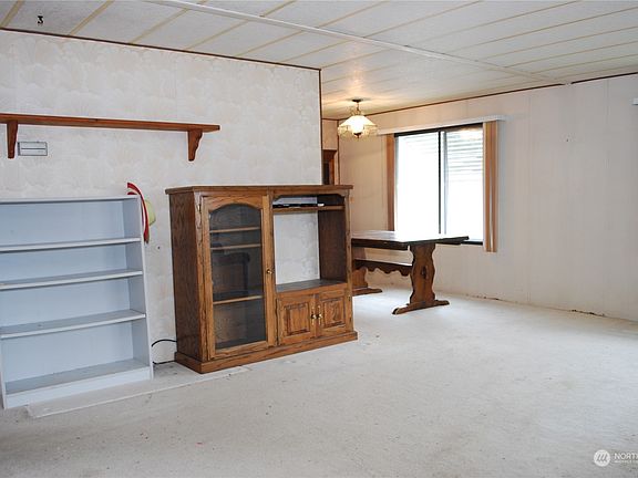 3rd image of 707 37th Street SE #18