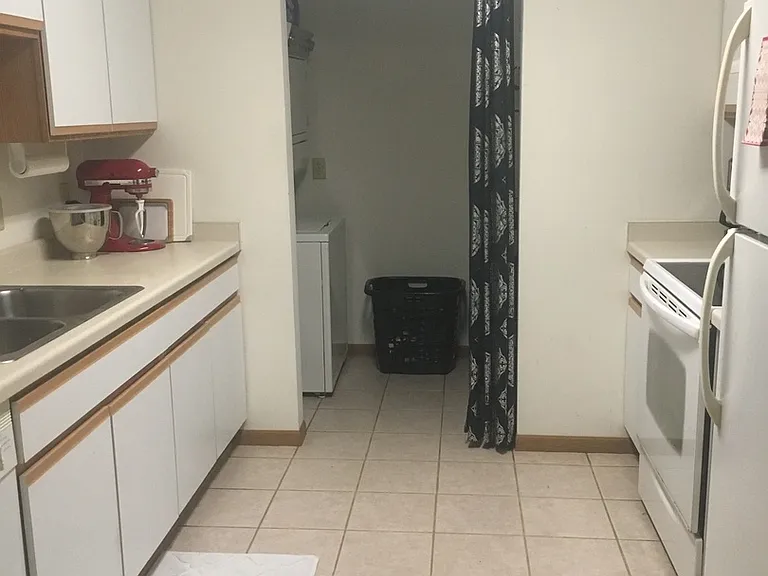Windsor Pond Apartments — Photo 112