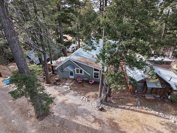 3rd image of 407 Phelps Cir