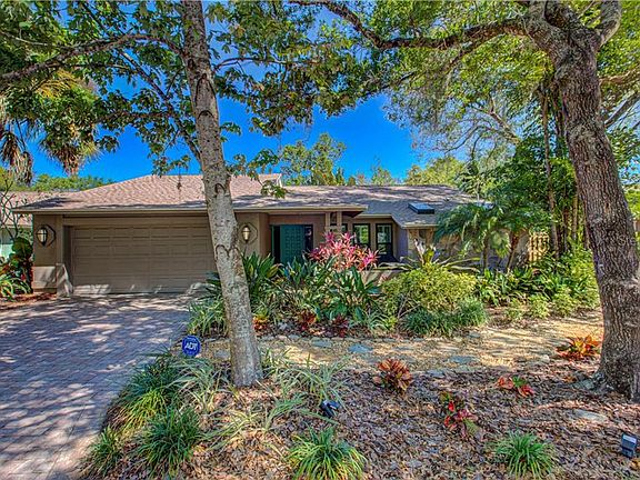 5th image of 4087 Woodview Dr
