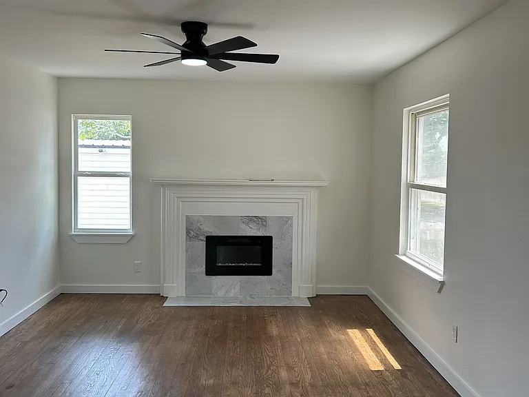 7001 NW 58th St — Photo 2