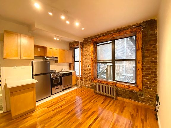 3rd image of 202 E 7th St #1AA