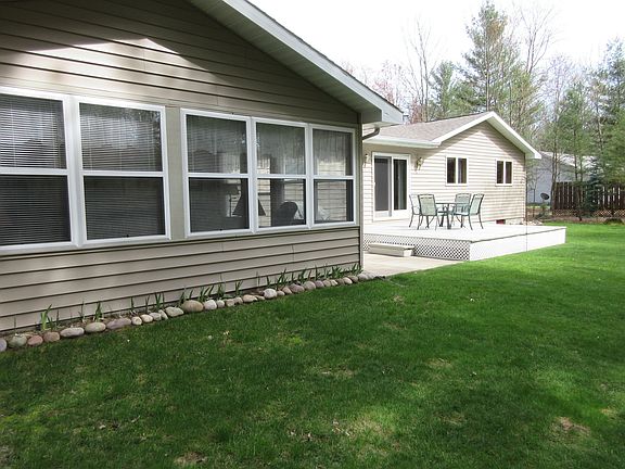 5th image of 3641 Wallace Ave