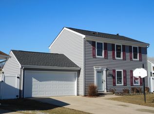 305 Alice Ct, Vernon Hills, IL