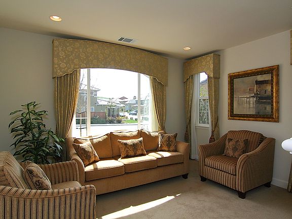 Designer Touches, Extensive Recessed Lighting