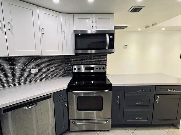 2nd image of 905 Brickell Bay Dr APT 621
