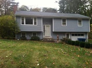 13 Farnum St, Uxbridge, MA 01569
