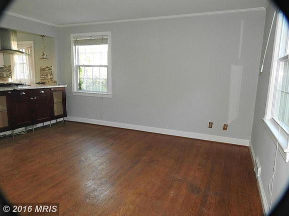 5th image of 9610 Clearview Pl