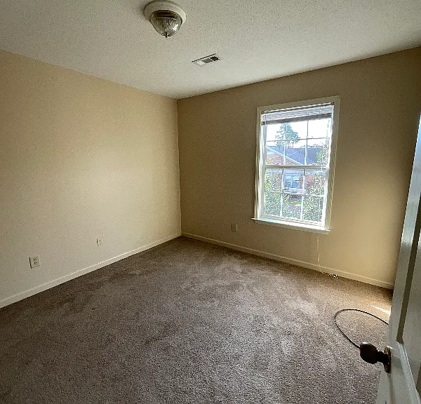 615 N High St #B — Photo 8