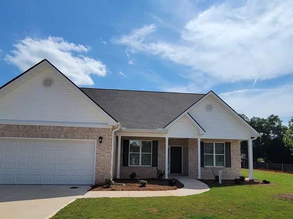 443 Crossroads Dr, Social Circle, GA 30025