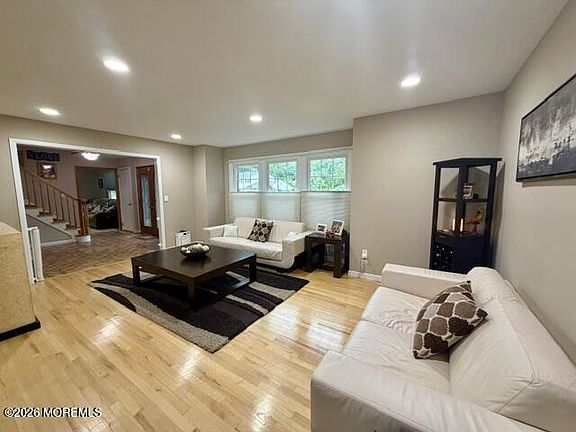 5th image of 12 Alberta Drive