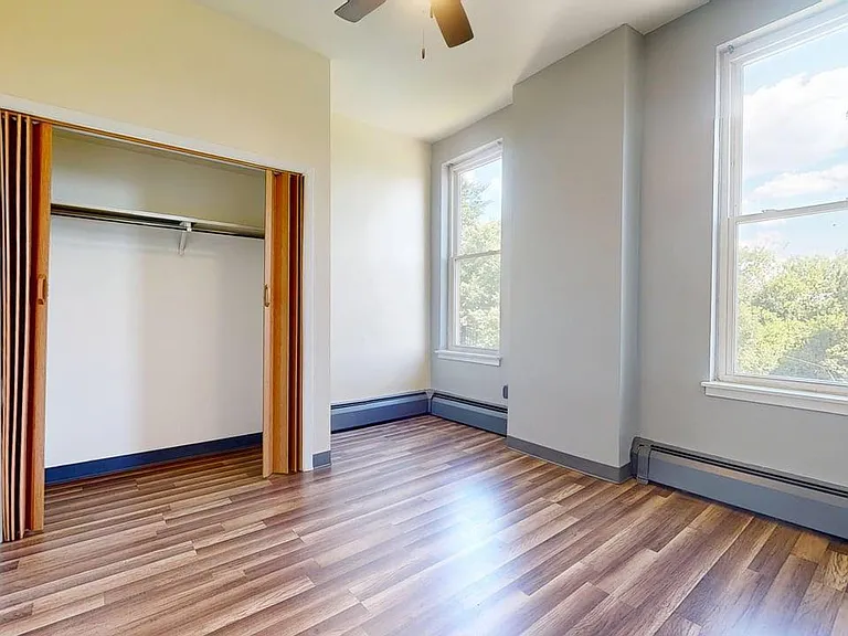 1800 Webster Ave #6 — Photo 26
