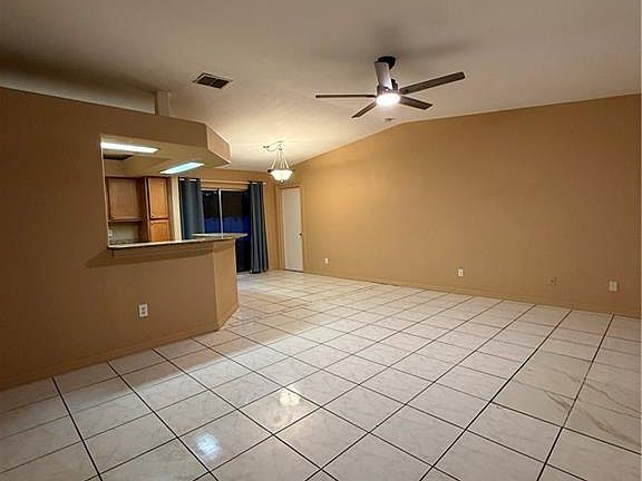 3rd image of 1006 NE 2nd AVE