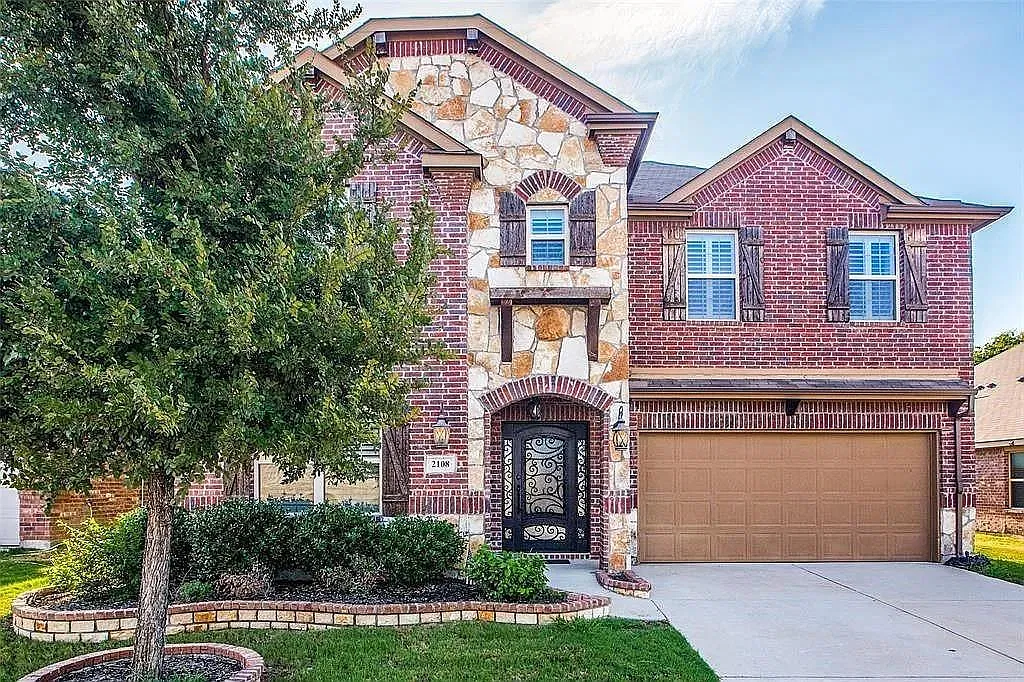 4 bed, 2.5 bath, 3314 sqft, $2,990 — Photo 1