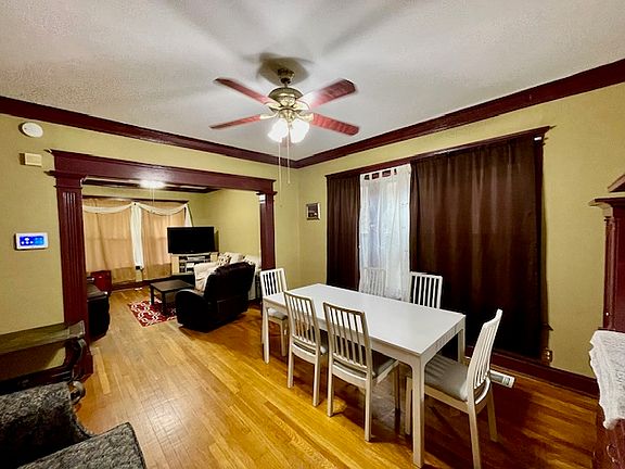 4th image of 7920 S Saginaw Ave
