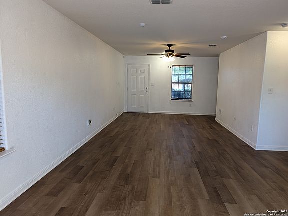 3rd image of 11218 Magic Canyon