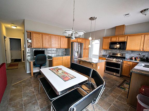 4th image of 9330 Snow Creek Cir