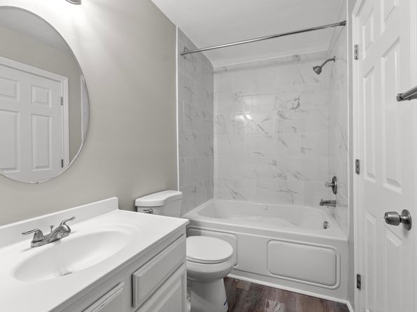 lexington-kentucky-446956486 picture