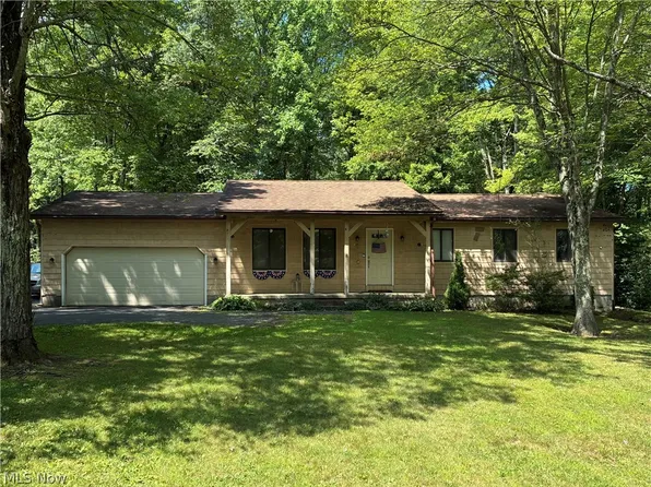 600 Warner Rd SE, Brookfield, OH 44403