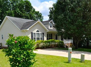 304 Redbud Ln, Thomasville, NC 27360