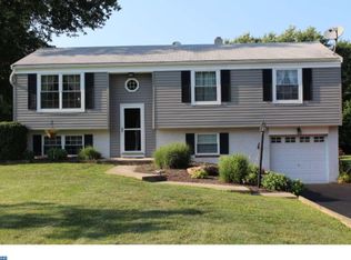 105 Scenic View Dr, Coatesville, PA 19320