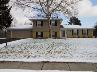 5392 Royalwood Dr, Centerville, OH 45429