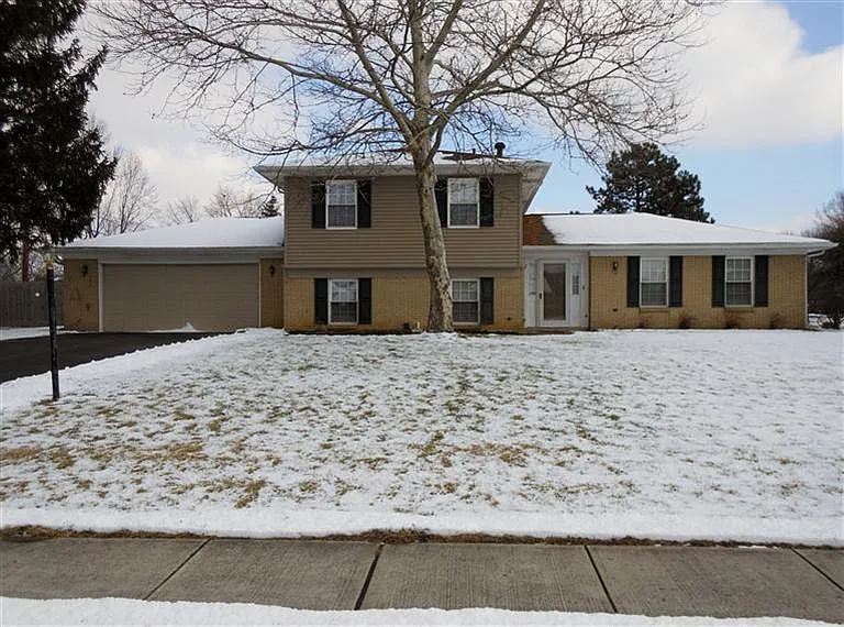 5392 Royalwood Dr photo 1