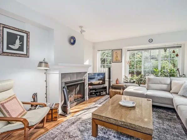 3379 Morrey Ct #16, Burnaby, BC V3J 7Y4