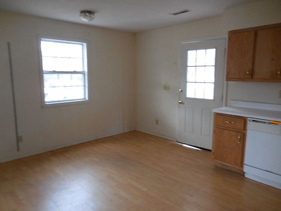 4th image of 518 Arthur St