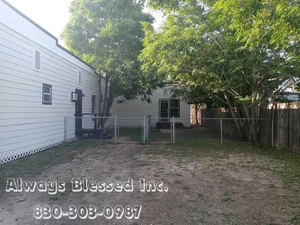 224 NW 2nd St #4, Premont, TX 78375