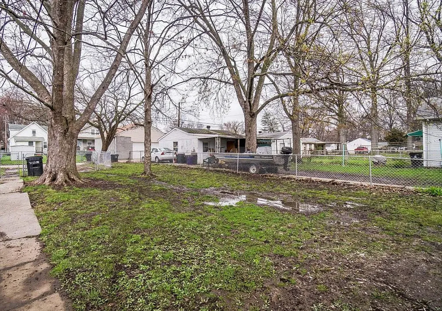 Updated 3-Bedroom Home with Fenced Yard & Off-Street Parking — Photo 3