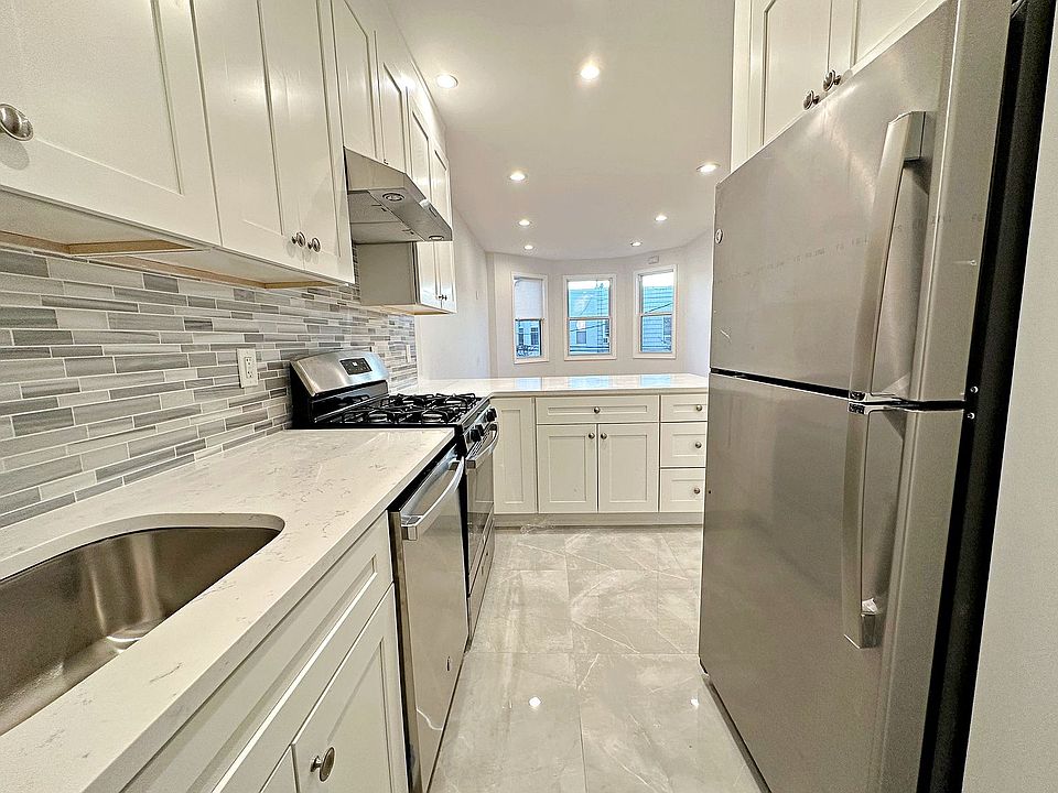 1st image of 56 Hausman St #2A