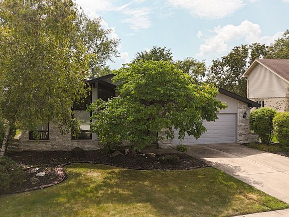3rd image of 17762 Crestview Dr