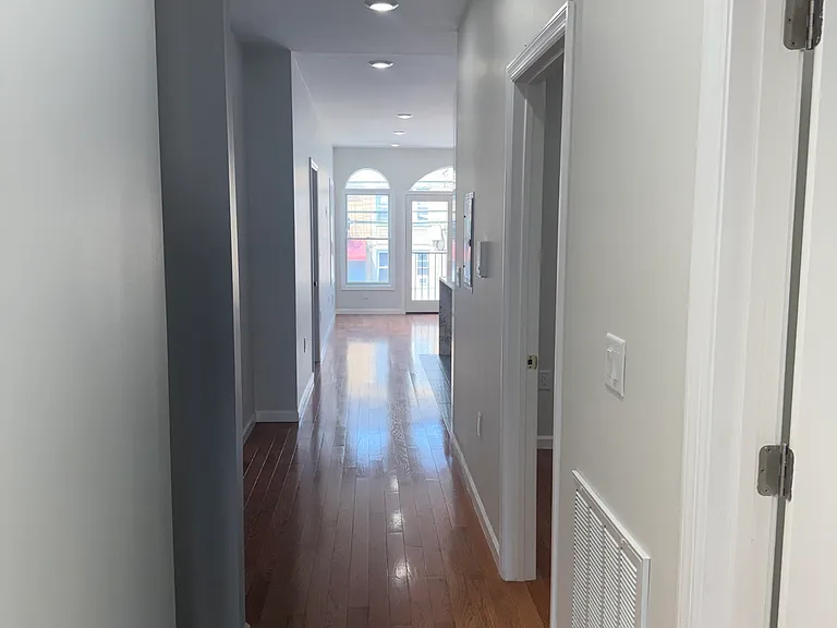 126 W 54th St #1 — Photo 12