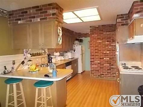 4th image of 613 Dorris Dr