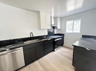 605 San Vicente #202, Santa Monica, CA 90402