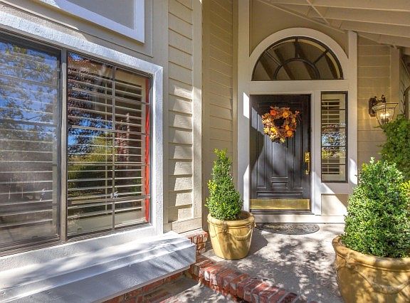 4th image of 4090 Fox Creek Ct