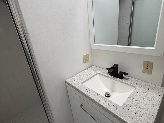 3rd image of 516 E Maple St APT 2