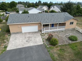 667 Seabird Dr SW, Bandon, OR 97411