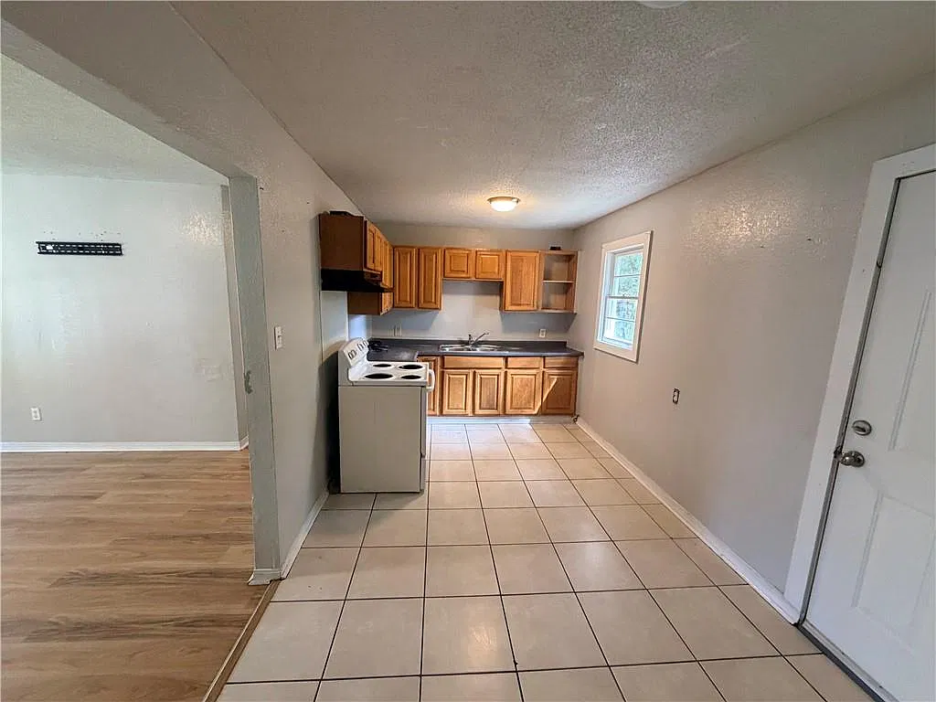 4 bed, 2.0 bath, 1152 sqft, $1,400 — Photo 4