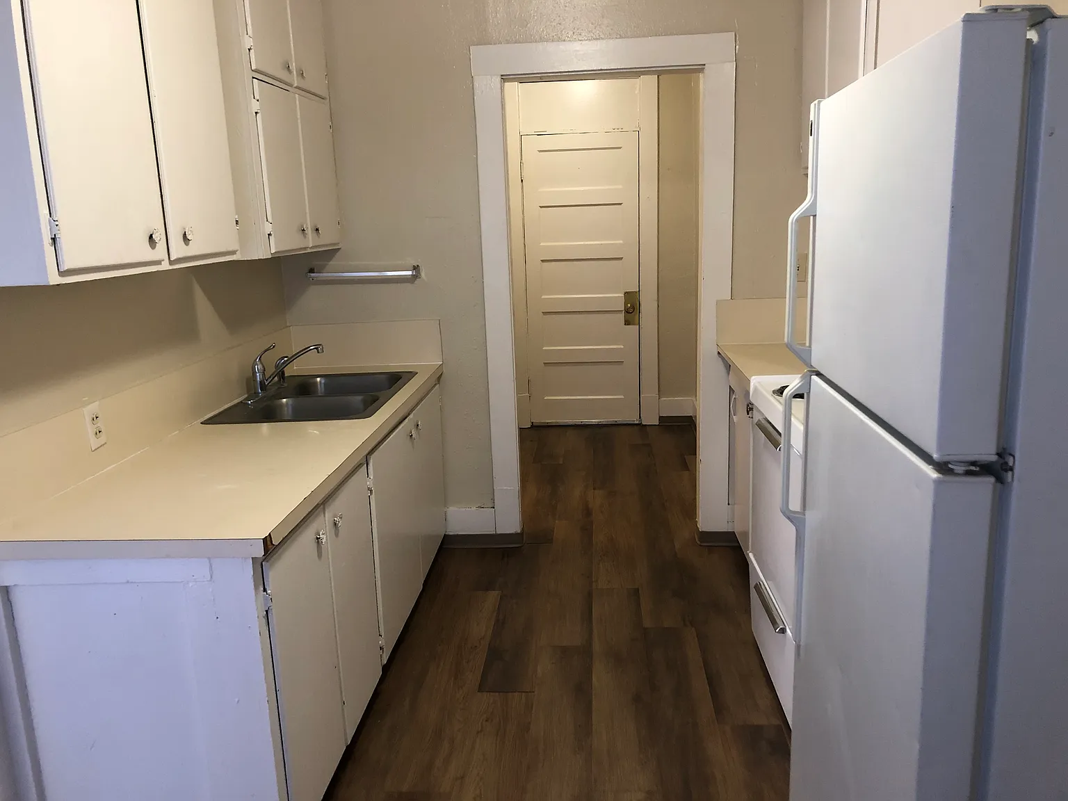 2 bed, 560 sqft, $1,050 — Photo 3