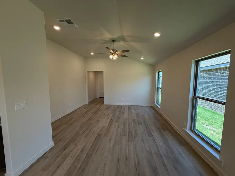 1313 Saratoga Ave — Photo 2