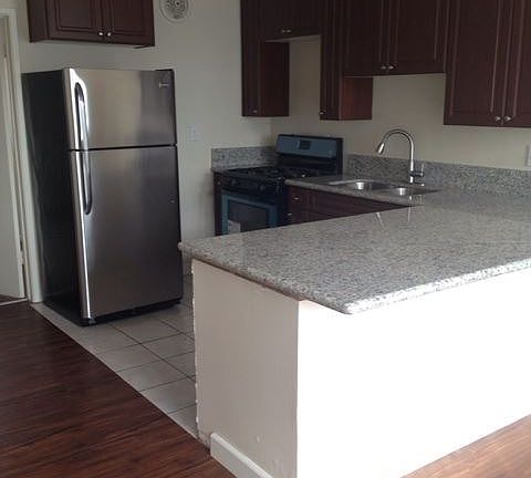 3rd image of 922 S Myers St APT C