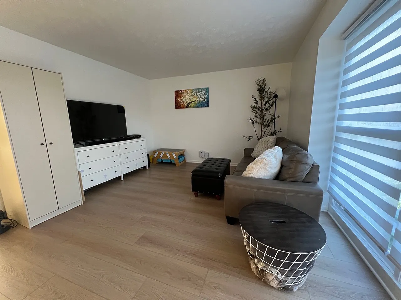 Douglas Cir, Omaha — Photo 2